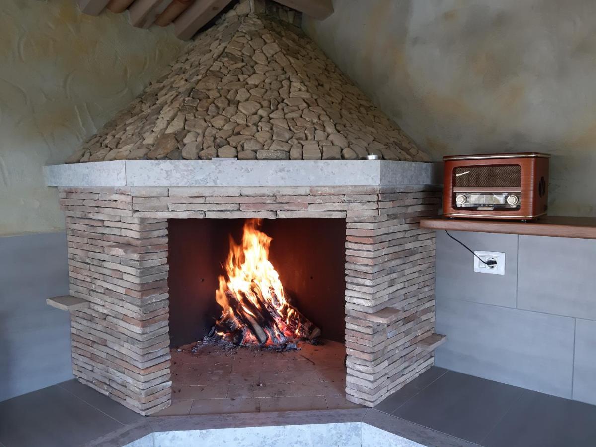 Guesthouse Gospodi Cerovlje Εξωτερικό φωτογραφία